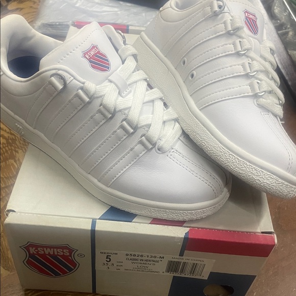 K-Swiss Shoes - NWB K-Swiss Shoes 95826-130-M classic vn heritage women’s low